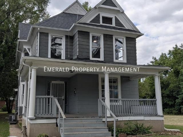 6 bedroom, Rockford IL 61103 104823251