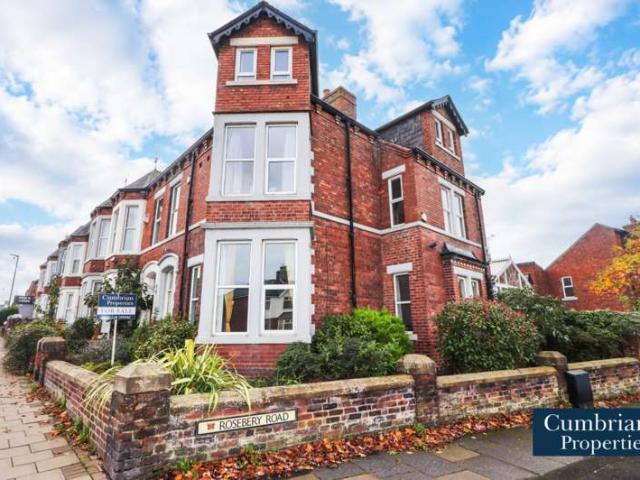 6 Bedroom Town House