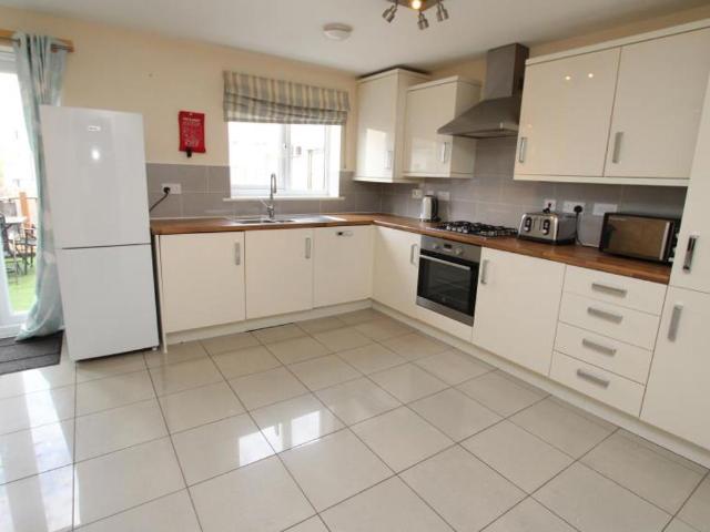 6 bedroom town house to let, Cheswick Village, Bristol | Ocean Estate Agents