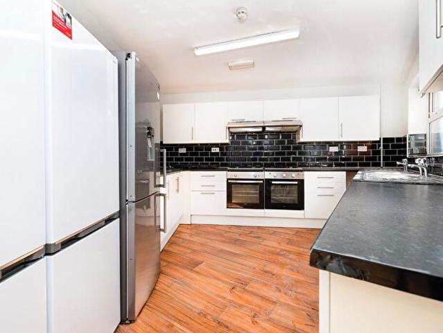 6 Bedroom Town House To Rent In Radford Road, Radford, Nottingham, NG7