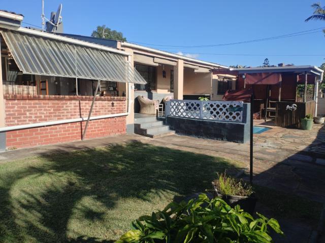 6 Bedroom Townhouse For Sale in Escombe