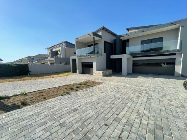 6 Bedroom Townhouse For Sale in Six Fountains Residential Estate