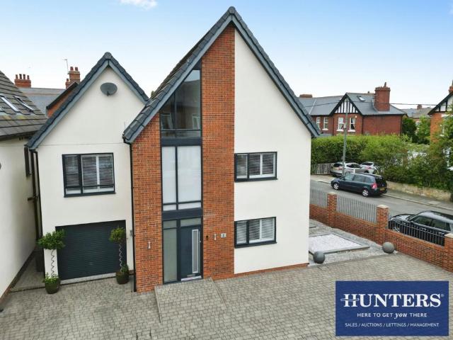 6 bedroom townhouse for sale