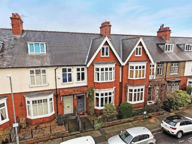 6 bedroom townhouse for sale