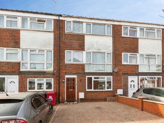 6 bedroom townhouse for sale