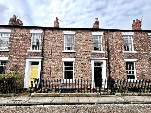 6 bedroom townhouse for sale