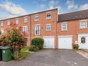 6 bedroom townhouse for sale