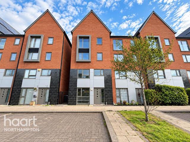 6 bedroom townhouse for sale
