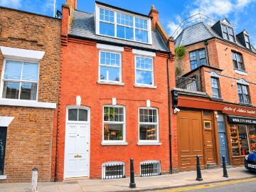 6 bedroom townhouse for sale