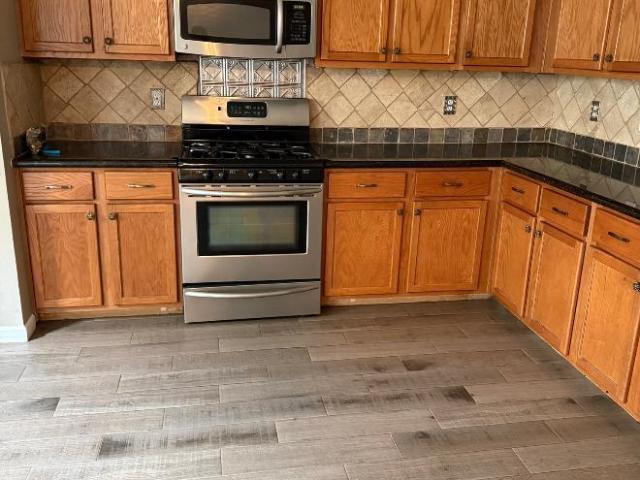 6 bedroom, Tomball TX 77375 103473428