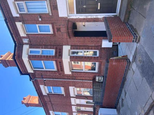 6 Bedroom Terraced House