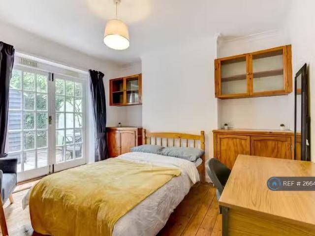 6 bedroom terraced house for rent in Baden Road, Brighton, BN2