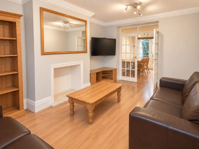 6 bedroom terraced house for rent in Doncaster Road, Newcastle Upon Tyne, NE2