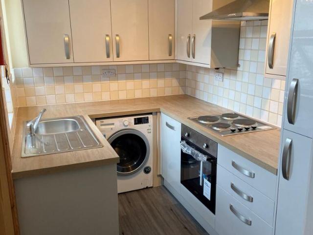 6 bedroom terraced house for rent in Osborne Avenue, Newcastle Upon Tyne, NE2