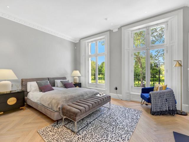 6 Bedroom Terraced house for rent in Regents Park Road, NW1