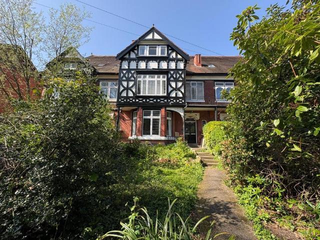 6 bedroom terraced house for sale