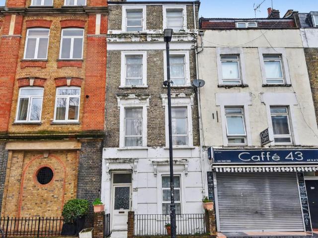 6 bedroom terraced house for sale