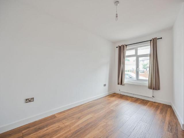 6 bedroom terraced house for sale