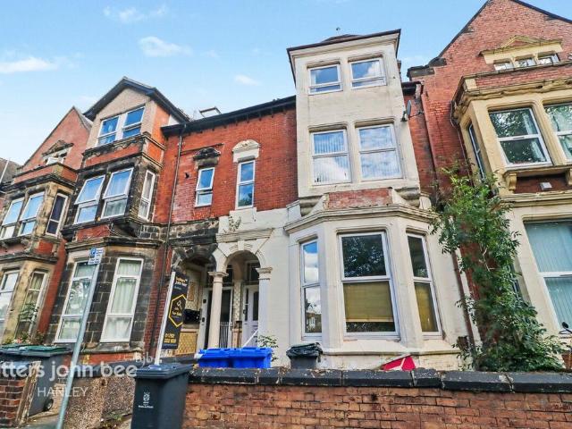 6 bedroom terraced house for sale
