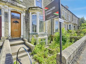 6 bedroom terraced house for sale
