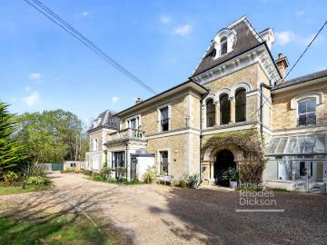 6 bedroom terraced house for sale