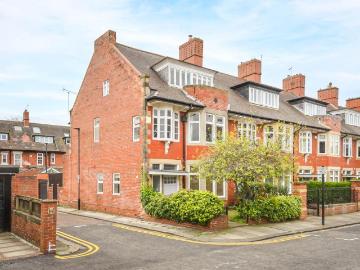6 bedroom terraced house for sale