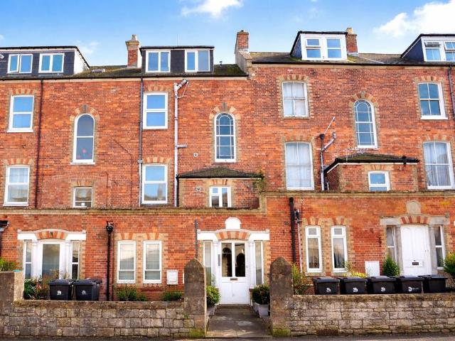 6 bedroom terraced house for sale