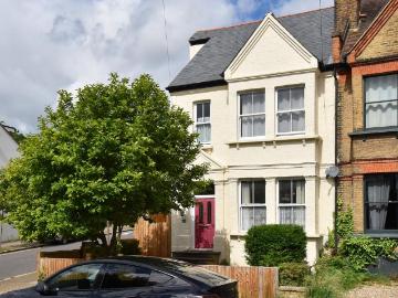 6 bedroom terraced house for sale