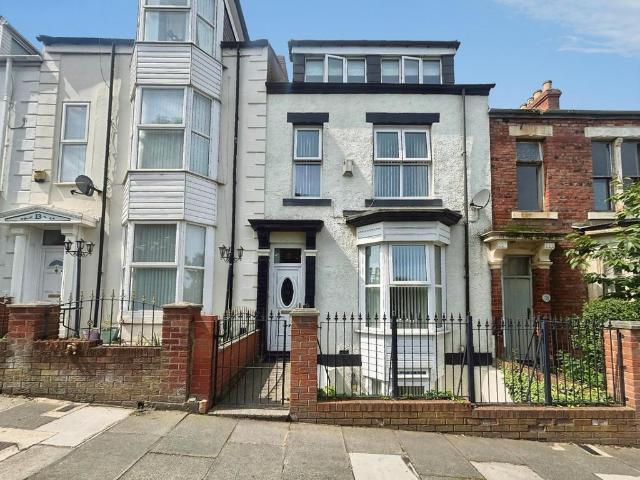 6 bedroom terraced house for sale