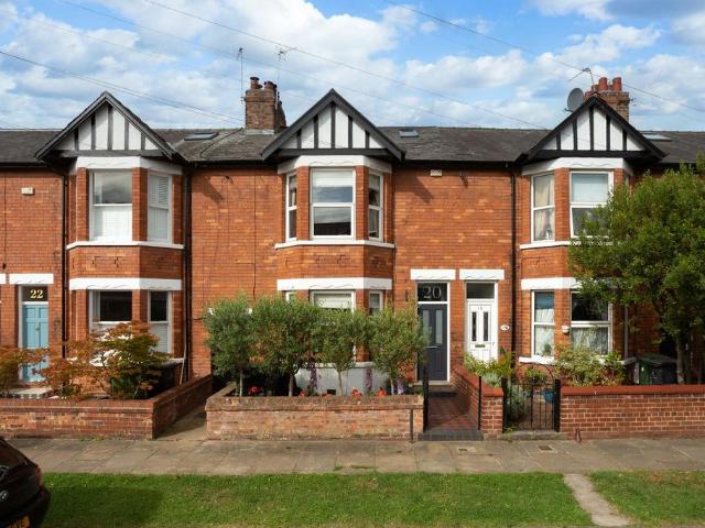 6 bedroom terraced house for sale