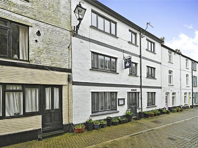6 bedroom terraced house for sale