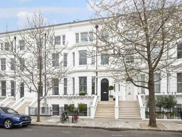 6 bedroom terraced house for sale