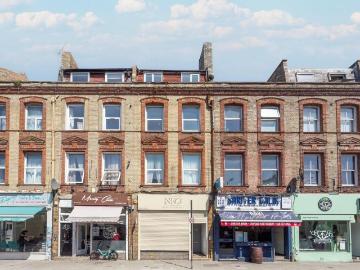 6 bedroom terraced house for sale