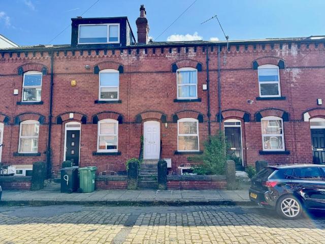 6 bedroom terraced house for sale