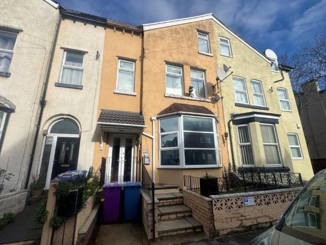 6 bedroom terraced house for sale