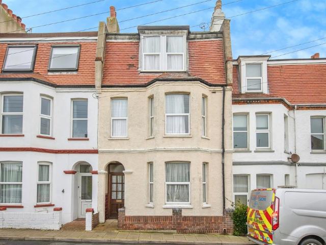 6 bedroom terraced house for sale