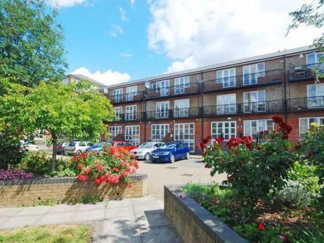 6 bedroom terraced house for sale