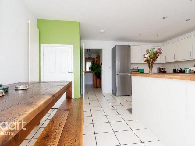 6 bedroom terraced house for sale