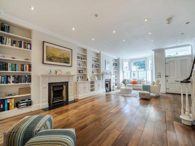 6 bedroom terraced house for sale