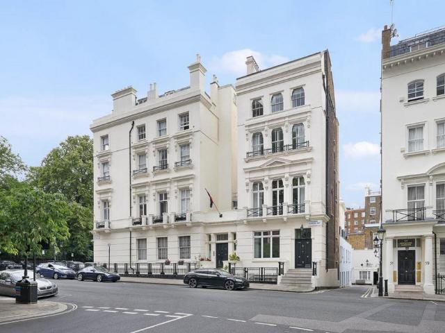 6 bedroom terraced house for sale