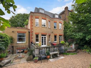 6 bedroom terraced house for sale
