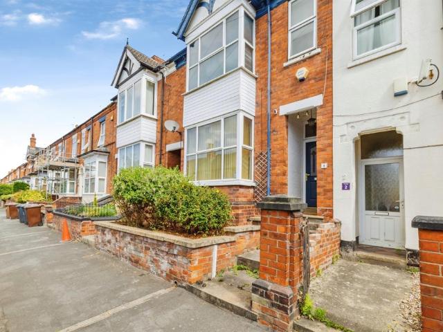 6 bedroom terraced house for sale