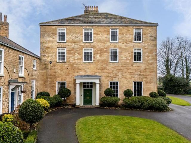 6 bedroom terraced house for sale