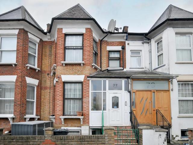 6 bedroom terraced house for sale