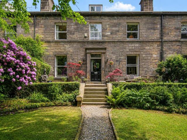 6 bedroom terraced house for sale