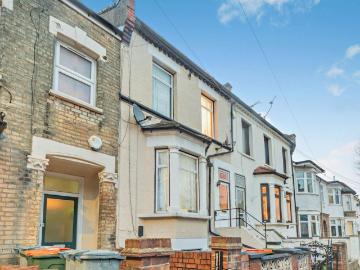 6 bedroom terraced house for sale
