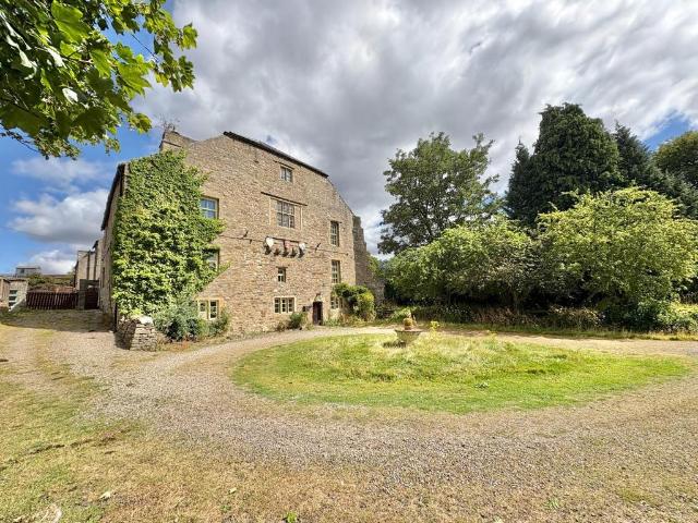 6 bedroom terraced house for sale