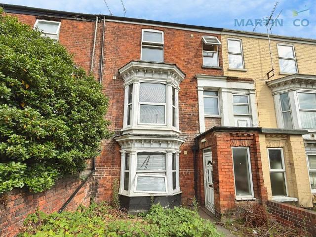 6 bedroom terraced house for sale