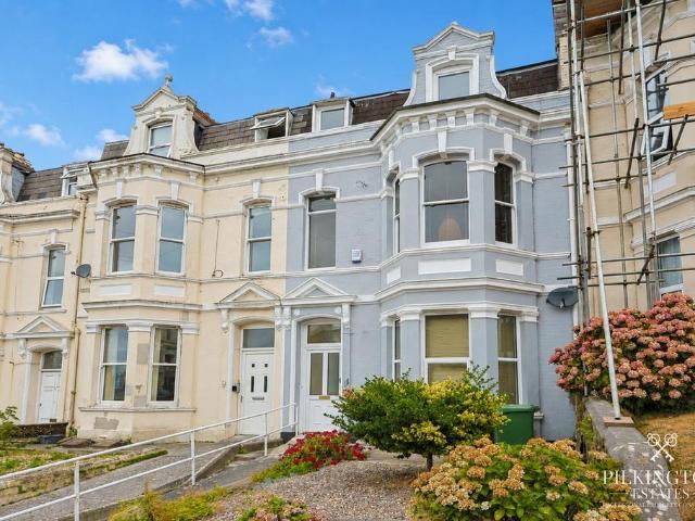 6 bedroom terraced house for sale