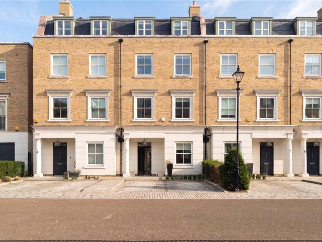 6 bedroom terraced house for sale